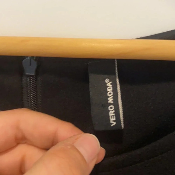 Vero Moda little black  dress with pockets - Picture 5 of 10